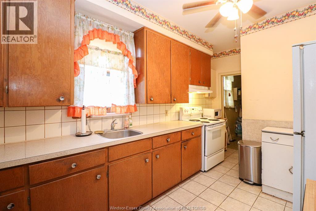 335 Mckay, Windsor, Ontario N9B 1Z5 - Photo 14 - 25029476