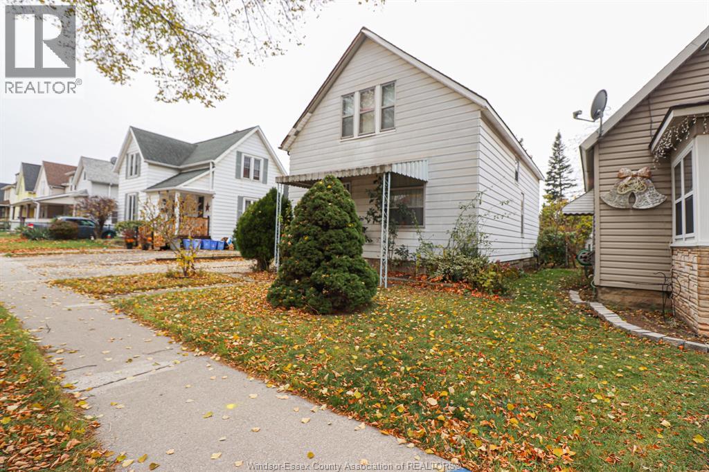 335 Mckay, Windsor, Ontario N9B 1Z5 - Photo 3 - 25029476