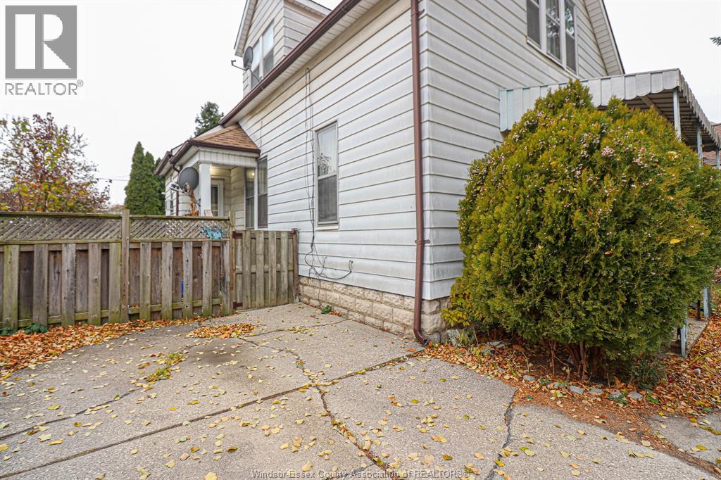 335 Mckay, Windsor, Ontario N9B 1Z5 - Photo 6 - 25029476