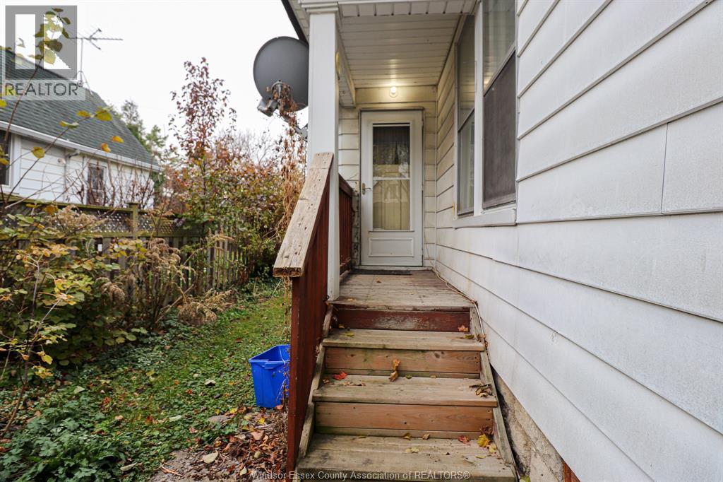 335 Mckay, Windsor, Ontario N9B 1Z5 - Photo 7 - 25029476