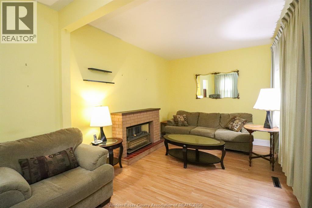 335 Mckay, Windsor, Ontario N9B 1Z5 - Photo 8 - 25029476