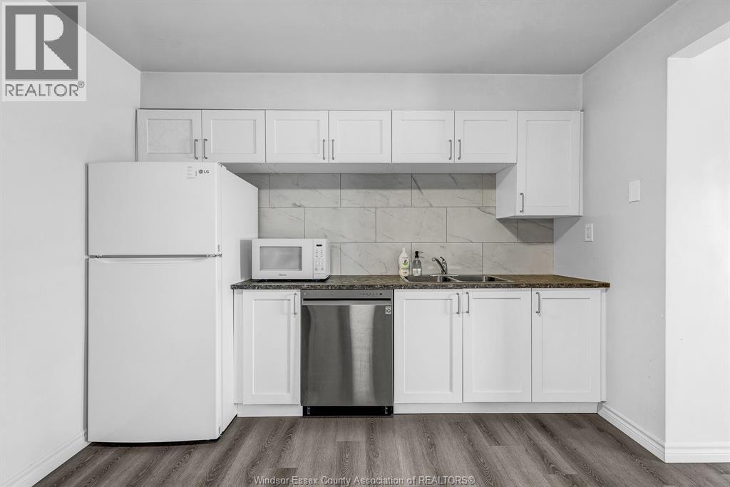 2136 Wyandotte Street West Unit# 32, Windsor, Ontario N9B 1J9 - Photo 11 - 25029459