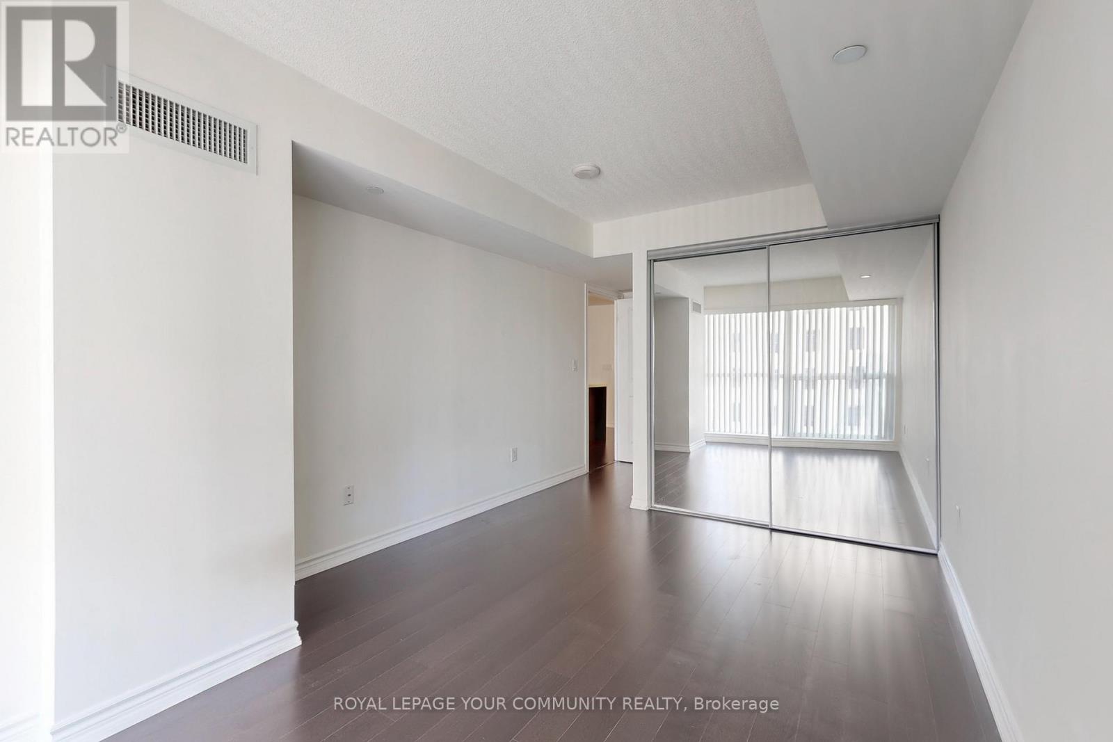 1003 - 386 Yonge Street, Toronto, Ontario  M5B 0A5 - Photo 17 - C12572696