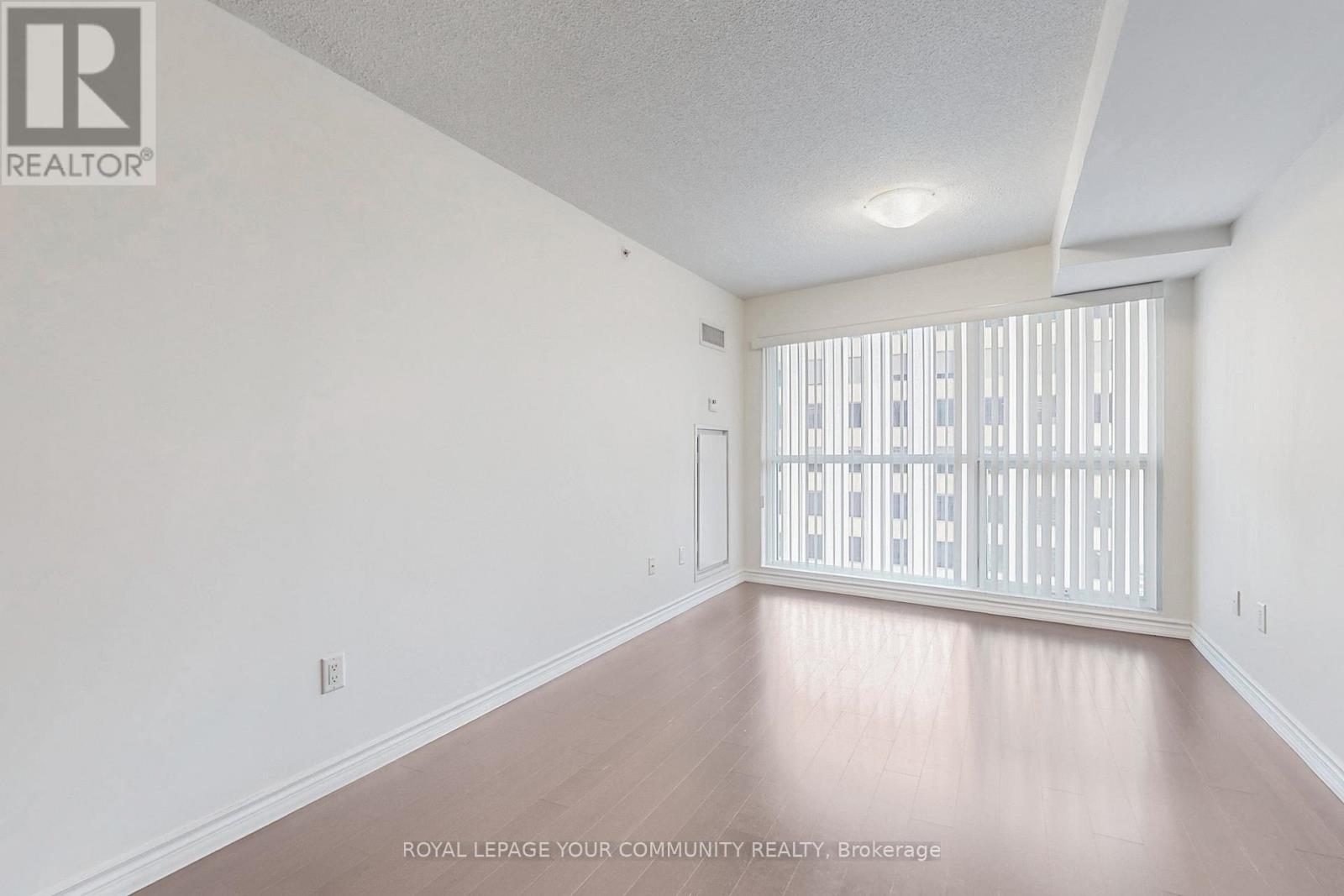 1003 - 386 Yonge Street, Toronto, Ontario  M5B 0A5 - Photo 4 - C12572696