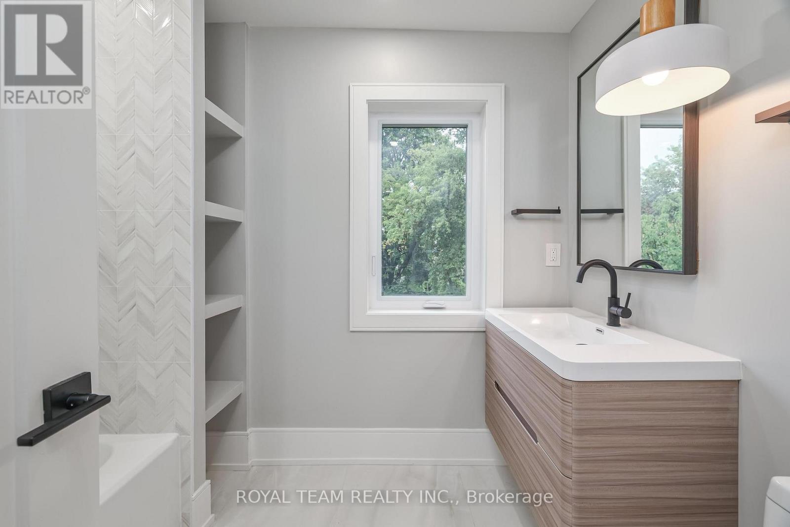 150 St Johns Road, Toronto, Ontario  M6P 1T9 - Photo 32 - W12428881