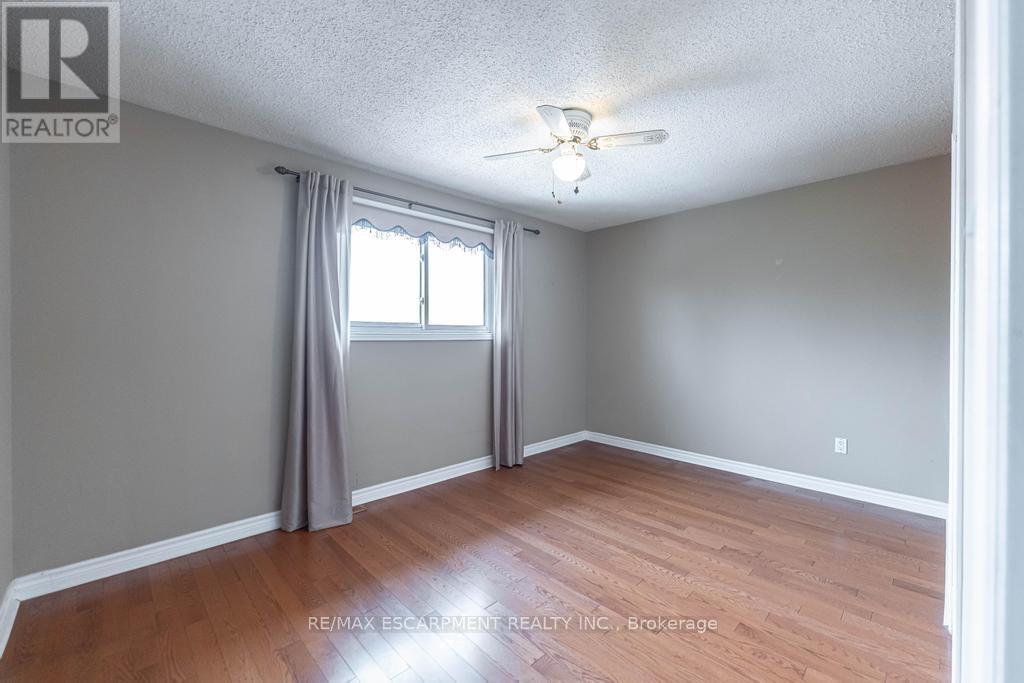 162 Solomon Crescent, Hamilton, Ontario  L8W 2G7 - Photo 16 - X12539406