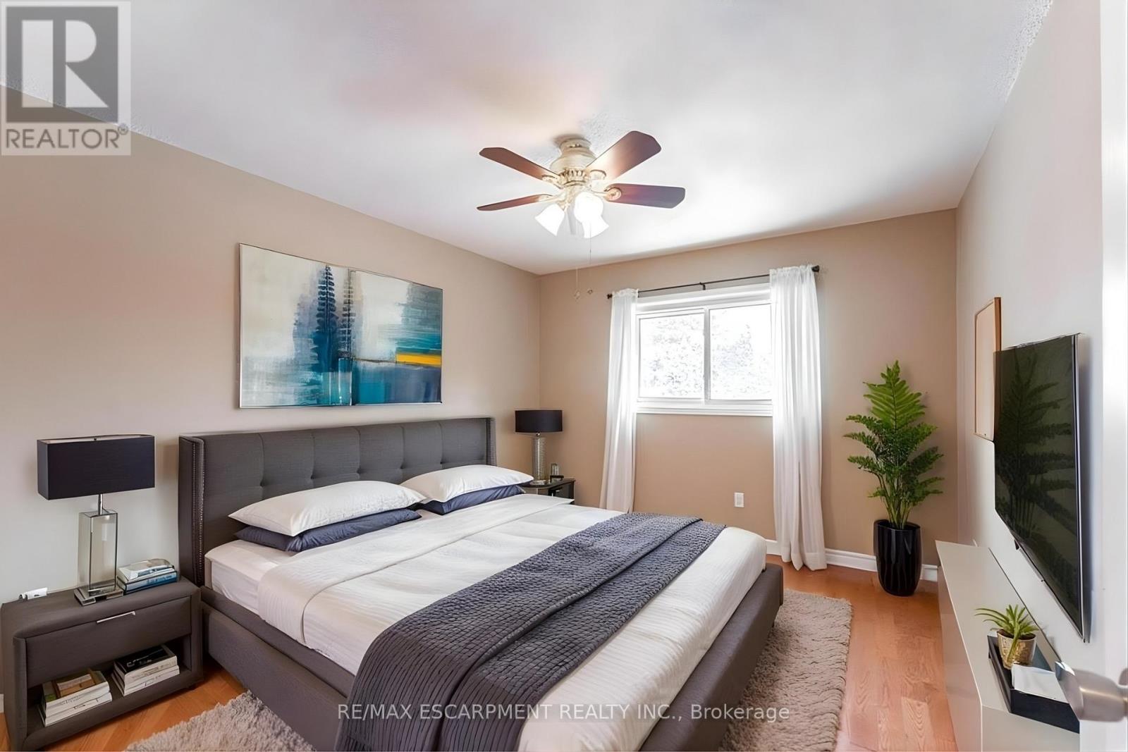 162 Solomon Crescent, Hamilton, Ontario  L8W 2G7 - Photo 22 - X12539406