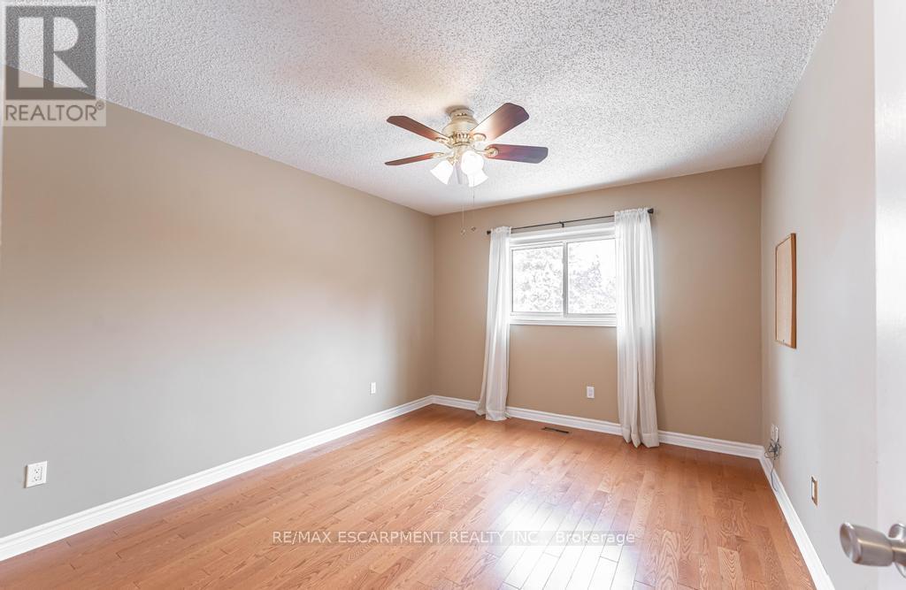 162 Solomon Crescent, Hamilton, Ontario  L8W 2G7 - Photo 23 - X12539406