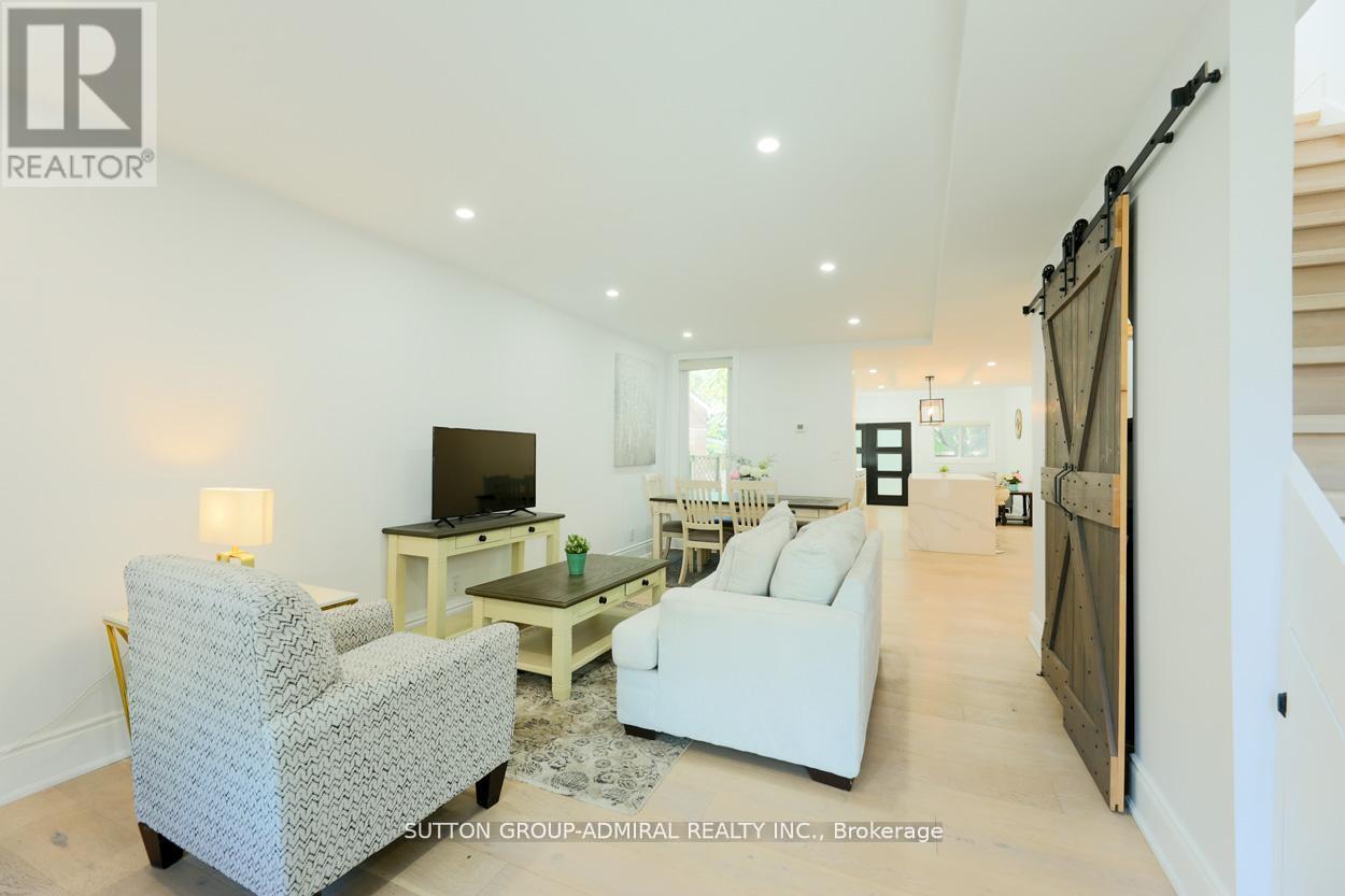 Main & 2nd - 70 Carlaw Avenue, Toronto, Ontario  M4M 2R7 - Photo 11 - E12572634