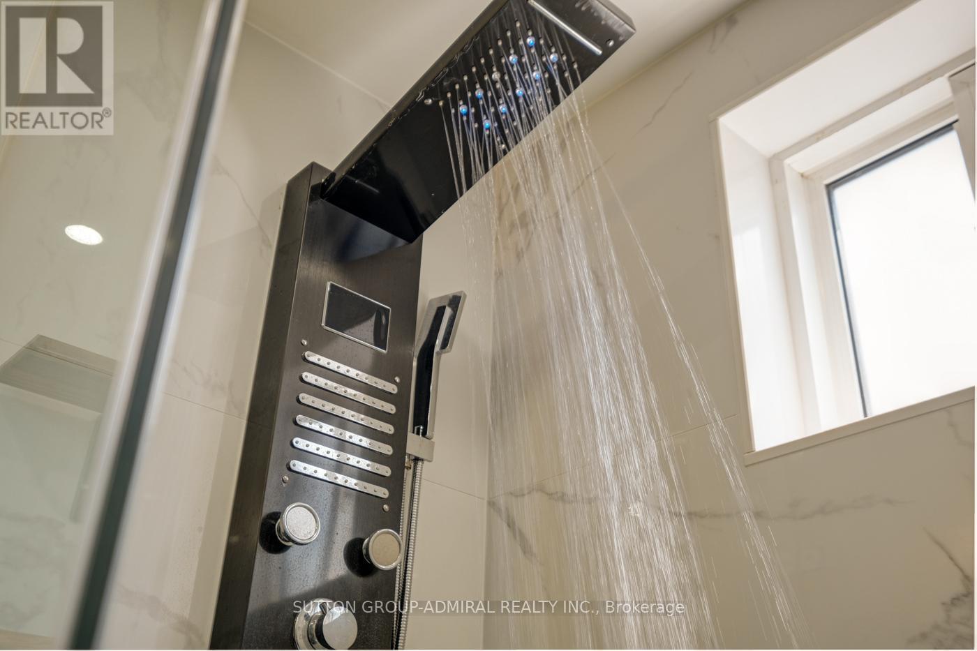 Main & 2nd - 70 Carlaw Avenue, Toronto, Ontario  M4M 2R7 - Photo 37 - E12572634