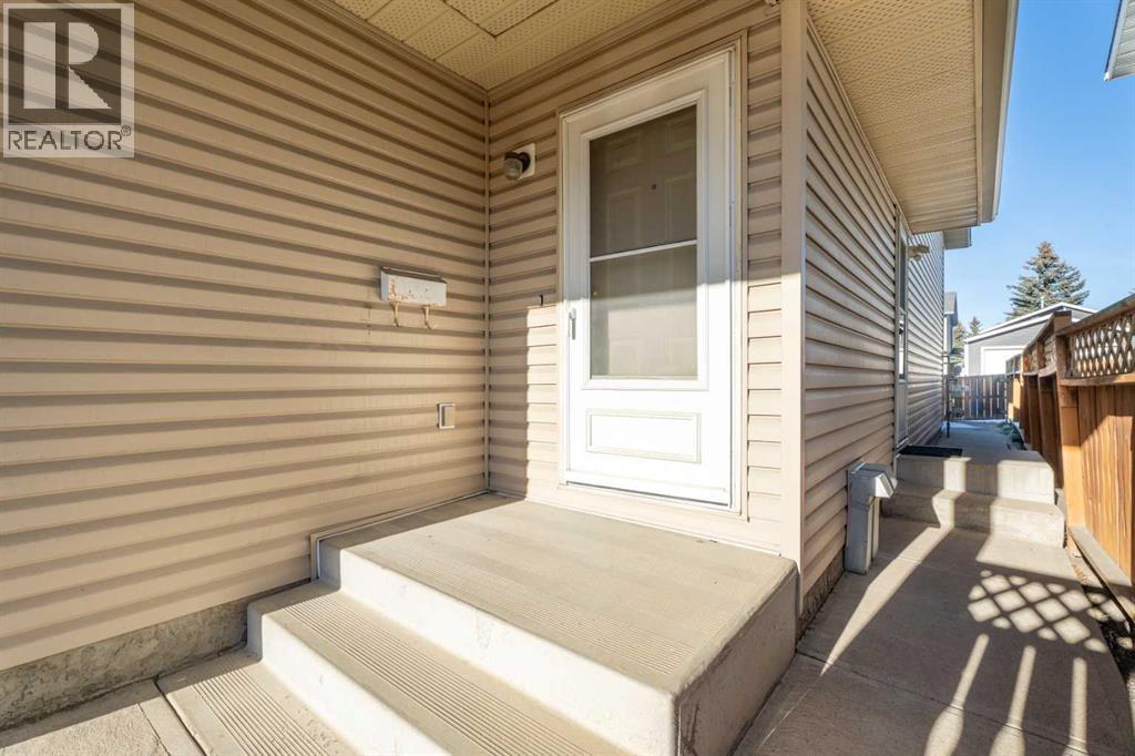 24 Martindale Boulevard Ne, Calgary, Alberta  T3J 3H3 - Photo 3 - A2271252