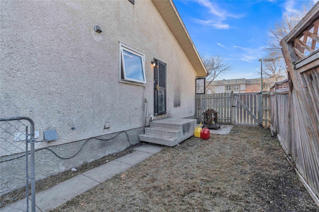 68 Torwood Crescent, Winnipeg, Manitoba  R2R 2S1 - Photo 35 - 202528934