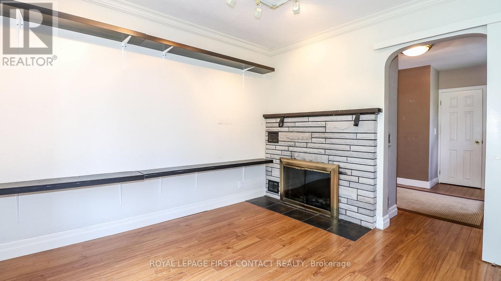 953 Ridge Road W, Oro-Medonte, Ontario  L0L 2E0 - Photo 10 - S12572616