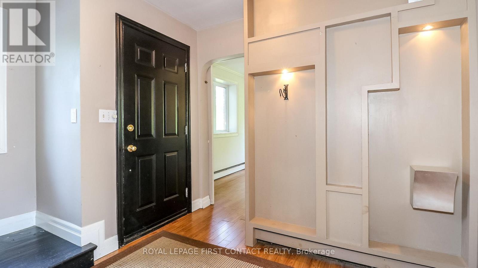 953 Ridge Road W, Oro-Medonte, Ontario  L0L 2E0 - Photo 12 - S12572616