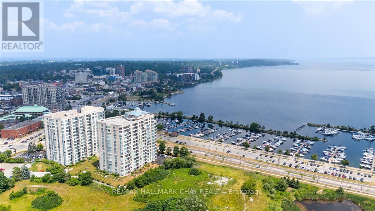 302 - 2 TORONTO STREET, Barrie, Ontario