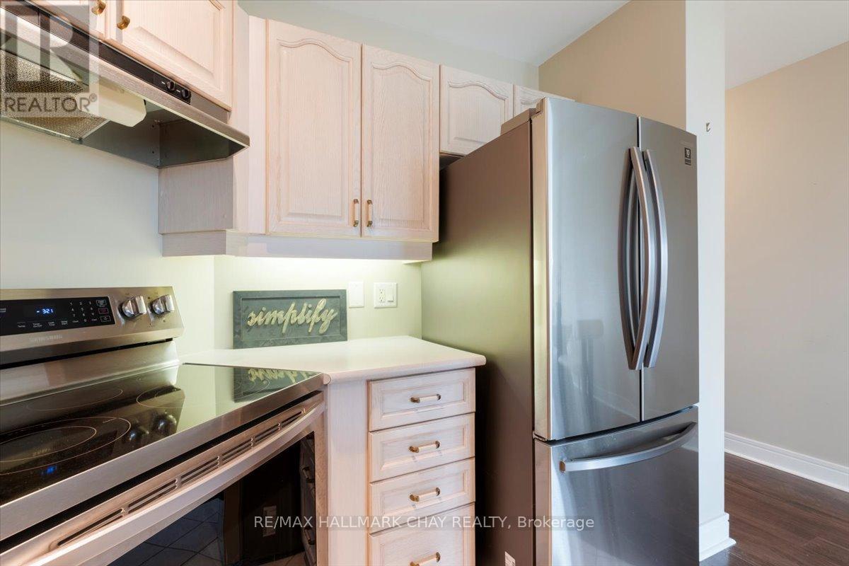 302 - 2 Toronto Street, Barrie, Ontario  L4N 9R2 - Photo 11 - S12572660