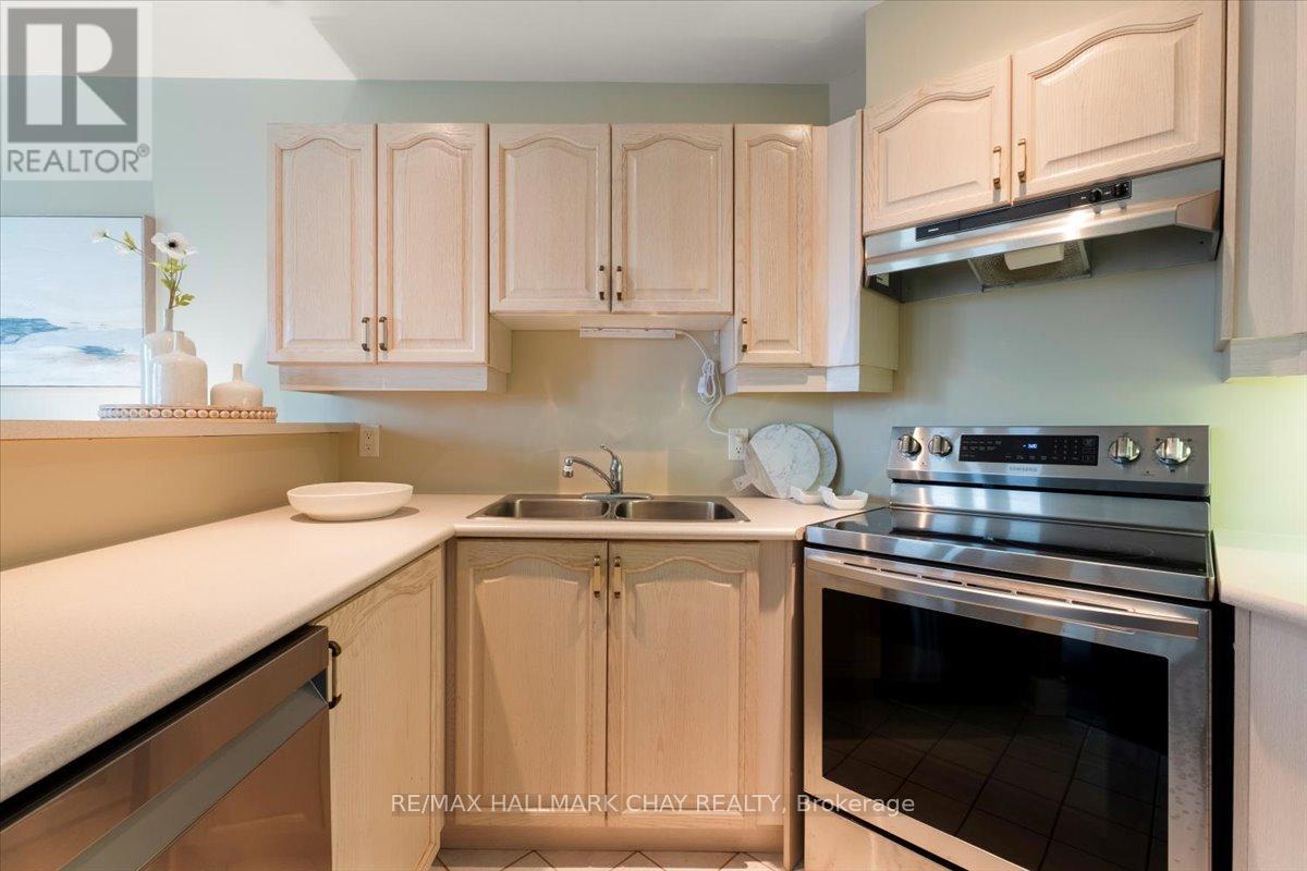 302 - 2 Toronto Street, Barrie, Ontario  L4N 9R2 - Photo 9 - S12572660