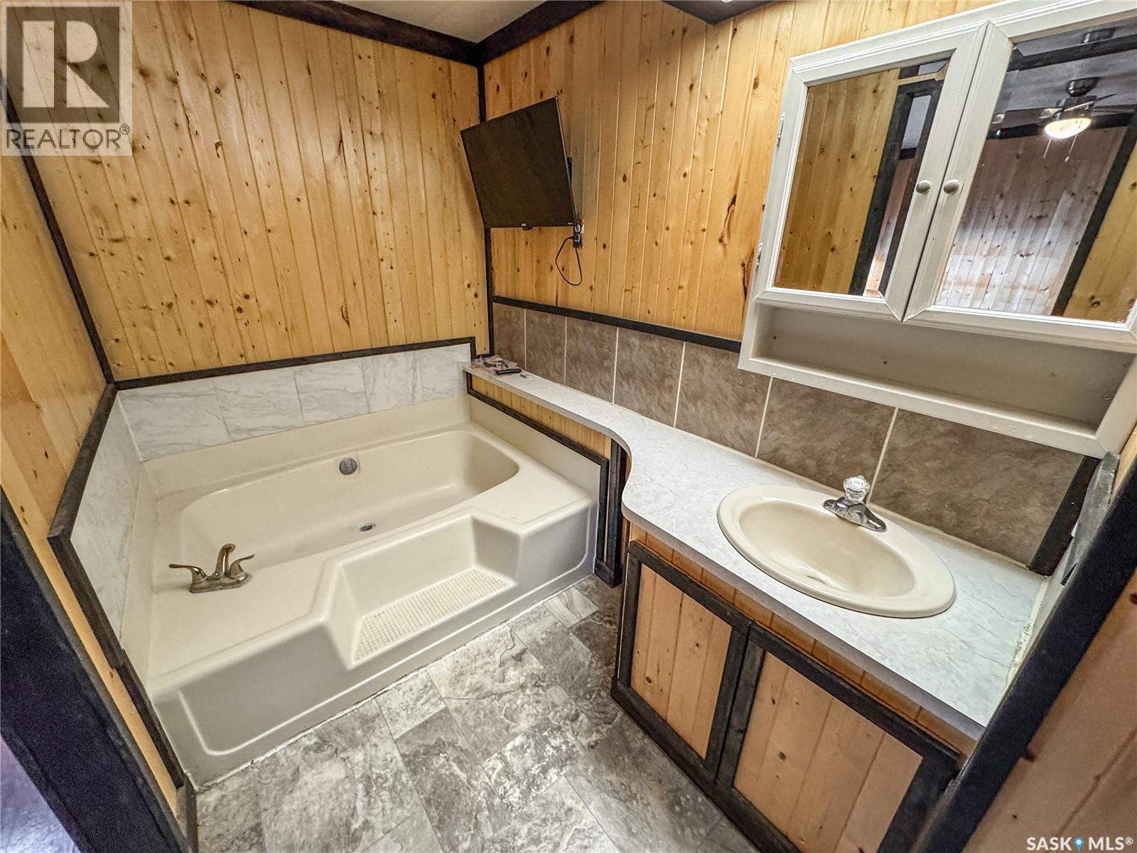 26 Empress Avenue E, Qu'appelle, Saskatchewan  S0G 4A0 - Photo 24 - SK024593