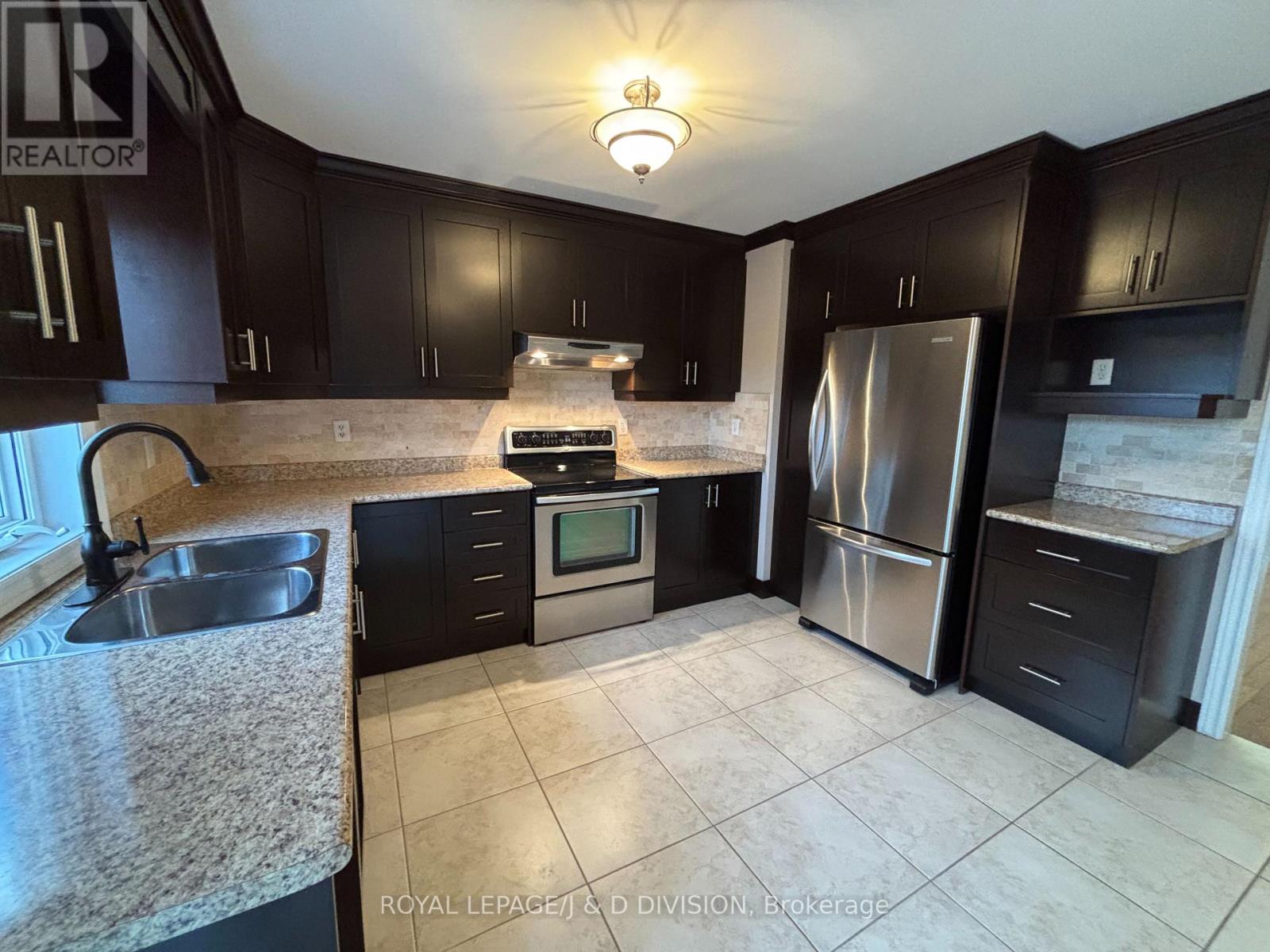 23a Yarrow Road, Toronto, Ontario  M6M 4E2 - Photo 6 - W12556934
