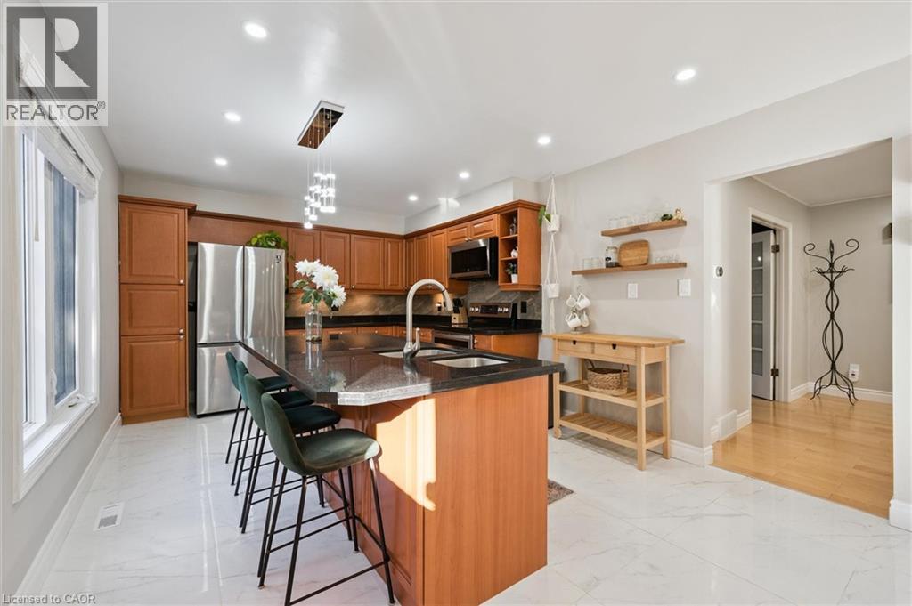 424 Clairbrook Crescent, Waterloo, Ontario  N2L 5V7 - Photo 11 - 40789696