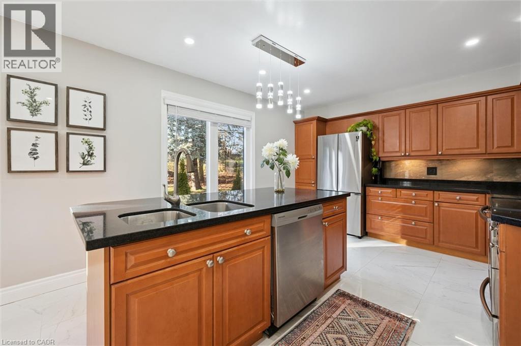 424 Clairbrook Crescent, Waterloo, Ontario  N2L 5V7 - Photo 12 - 40789696