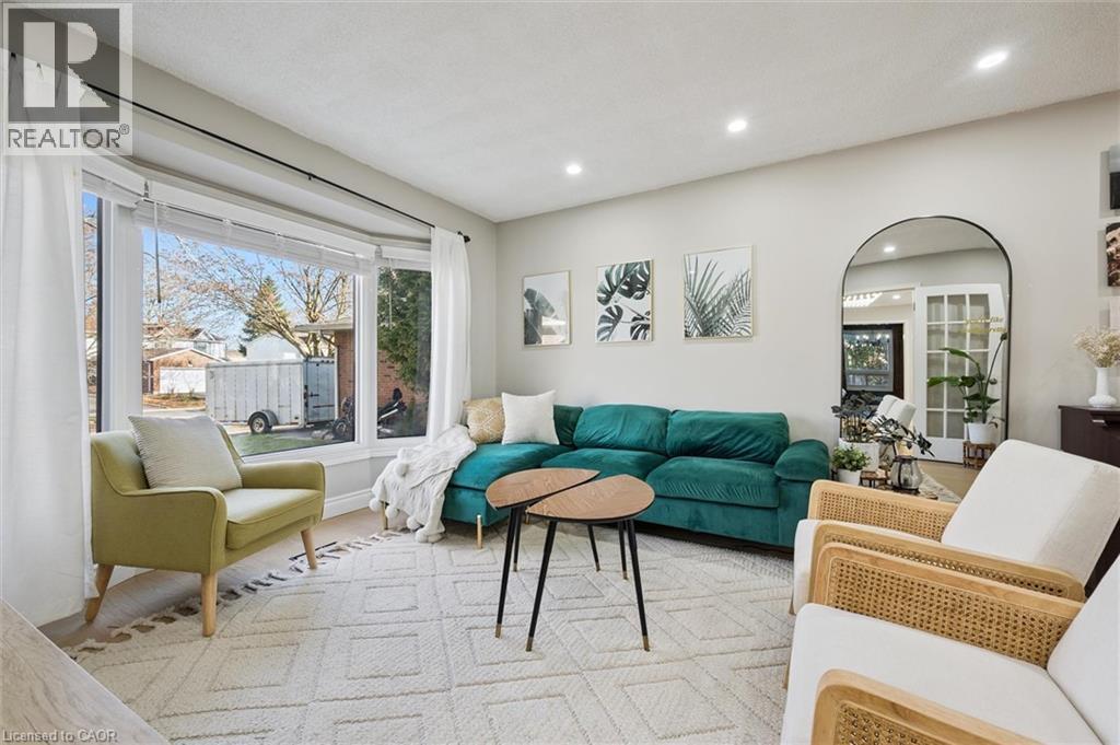 424 Clairbrook Crescent, Waterloo, Ontario  N2L 5V7 - Photo 5 - 40789696