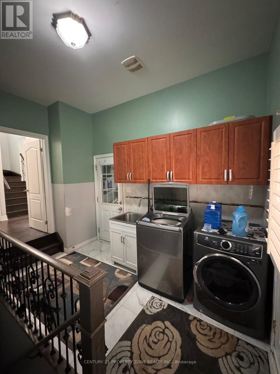 Master Bedroom - 33 Gamson Crescent, Brampton, Ontario  L6R 0V7 - Photo 3 - W12572624