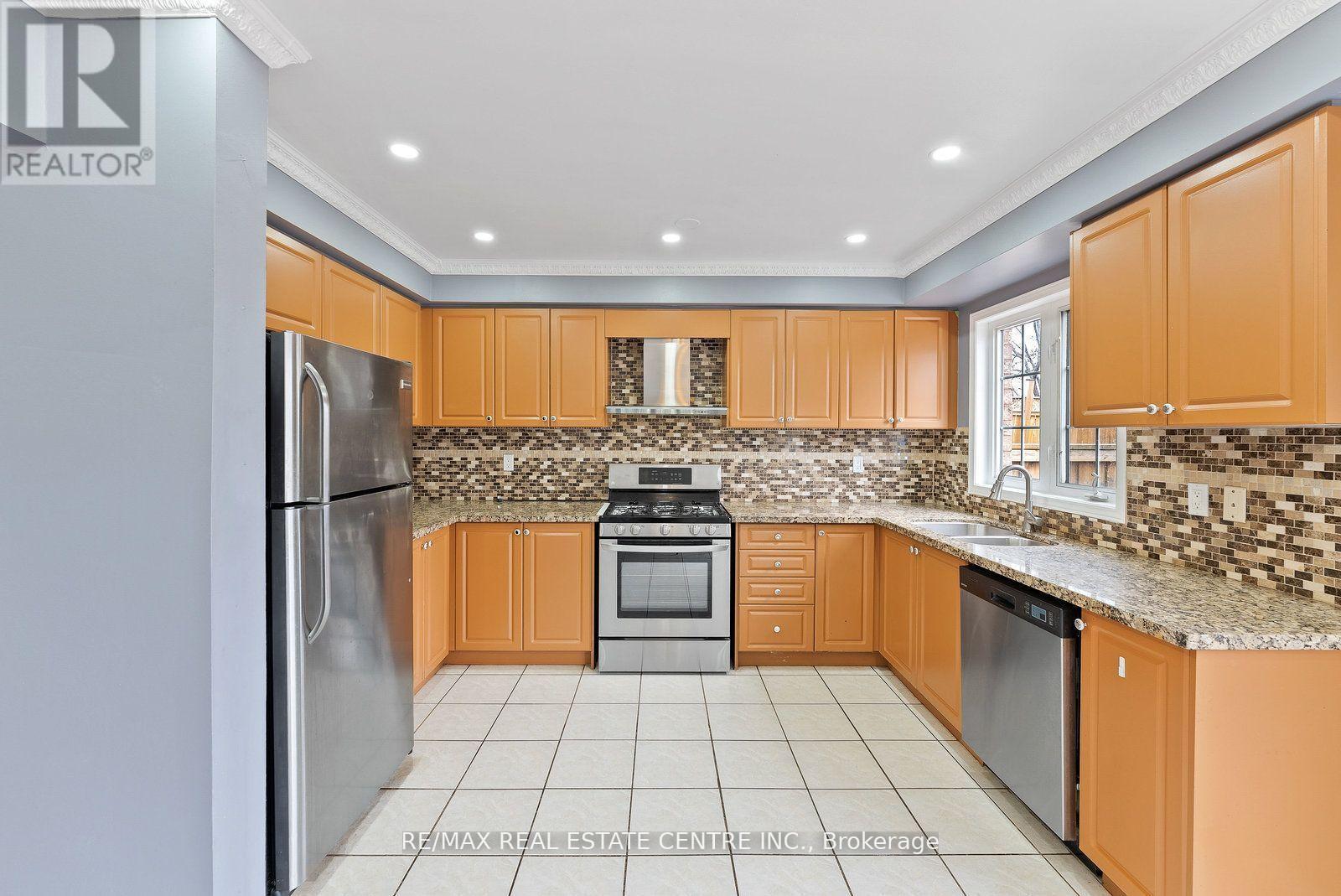 Upper - 5382 Longhouse Crescent, Mississauga, Ontario  L5R 4A5 - Photo 15 - W12572642