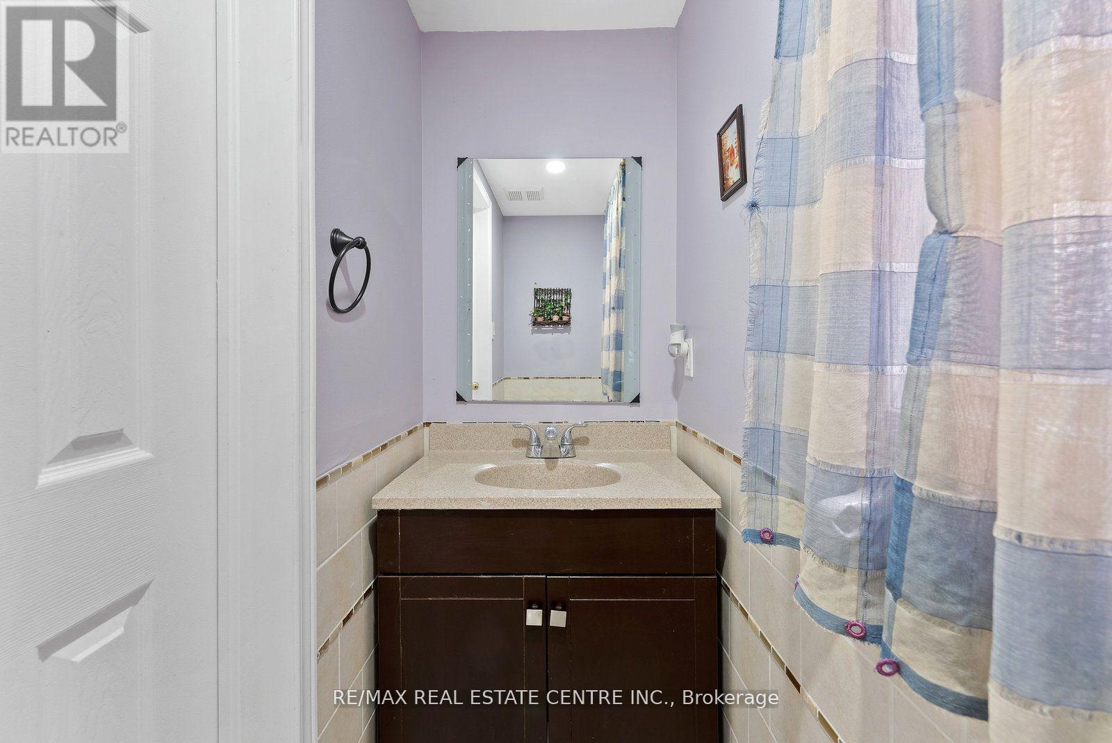 Upper - 5382 Longhouse Crescent, Mississauga, Ontario  L5R 4A5 - Photo 18 - W12572642