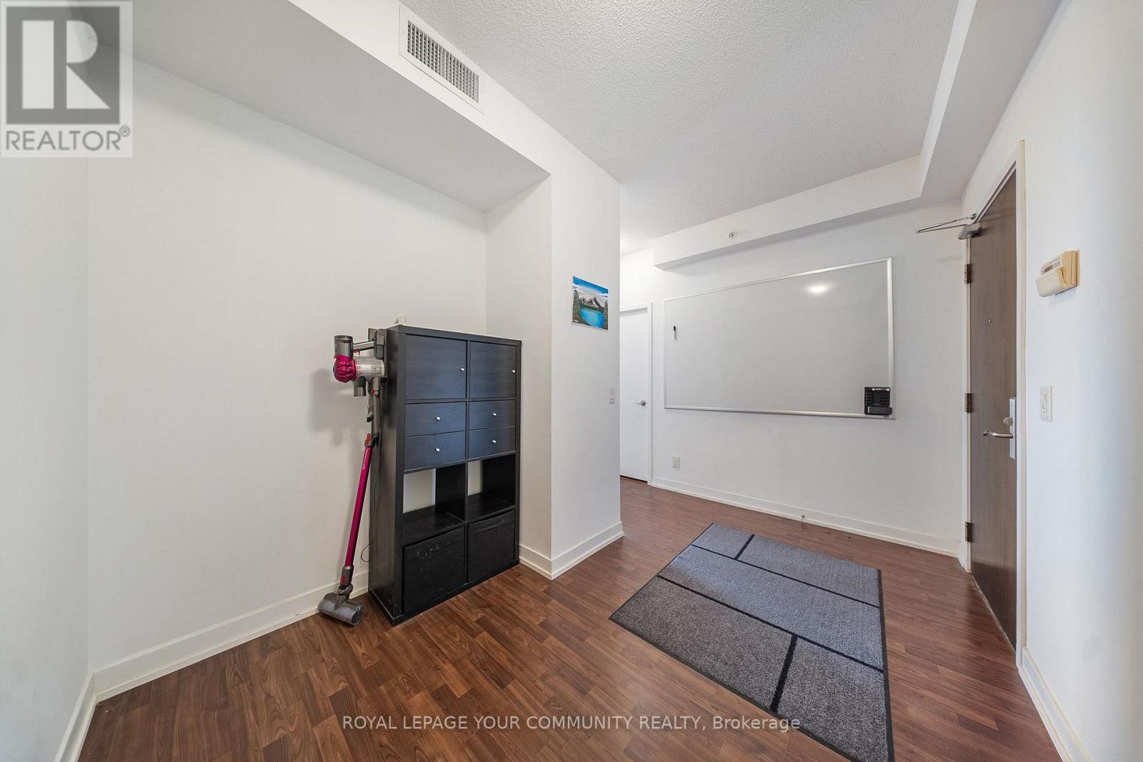 510 - 840 Queens Plate Drive, Toronto, Ontario  M9W 0E7 - Photo 5 - W12572674