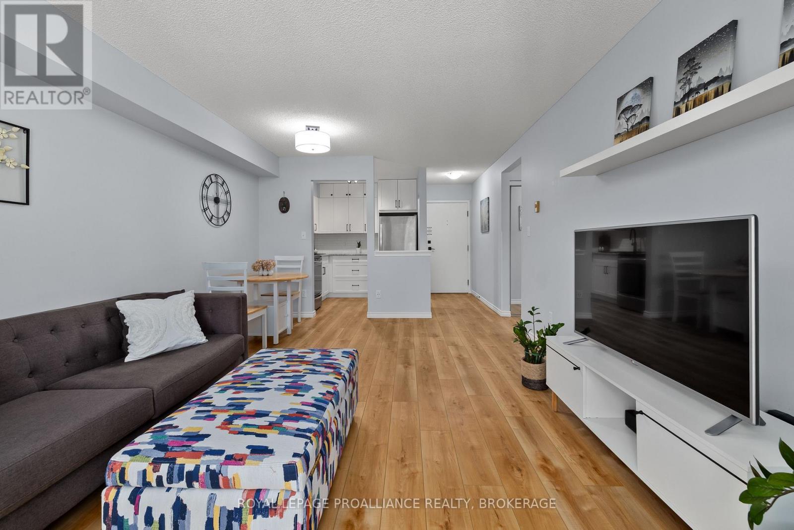 312 - 310 Kingsdale Avenue, Kingston, Ontario K7M 8S1 - Photo 10 - X12572846