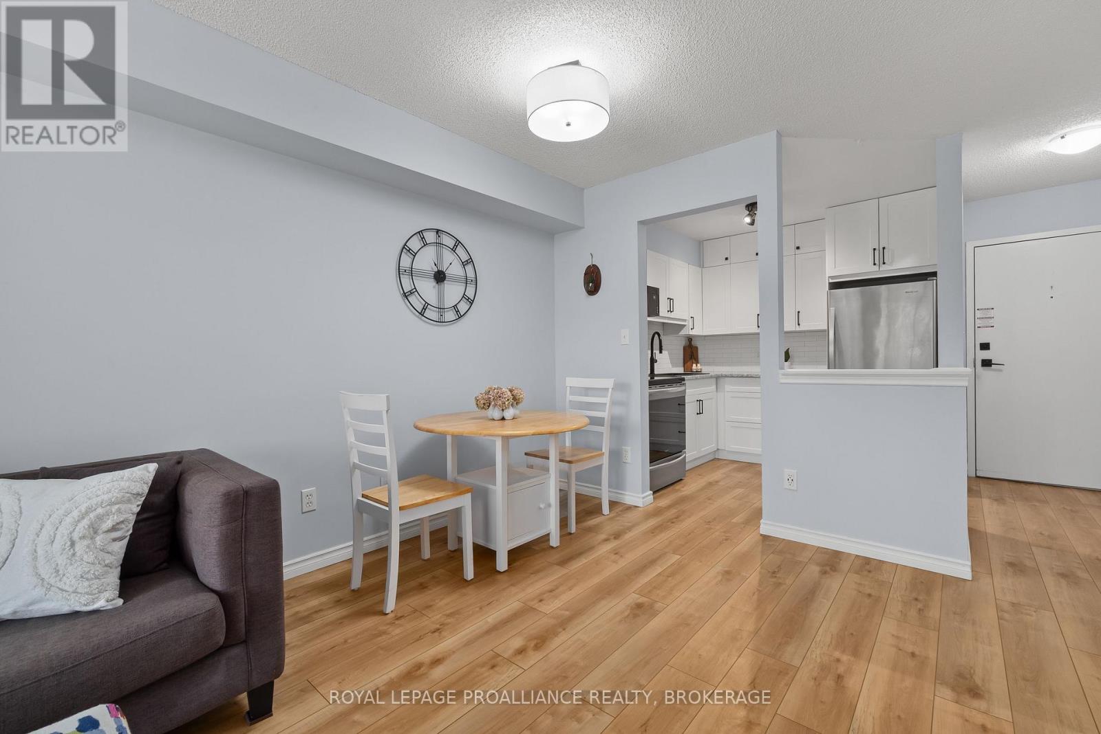 312 - 310 Kingsdale Avenue, Kingston, Ontario K7M 8S1 - Photo 11 - X12572846