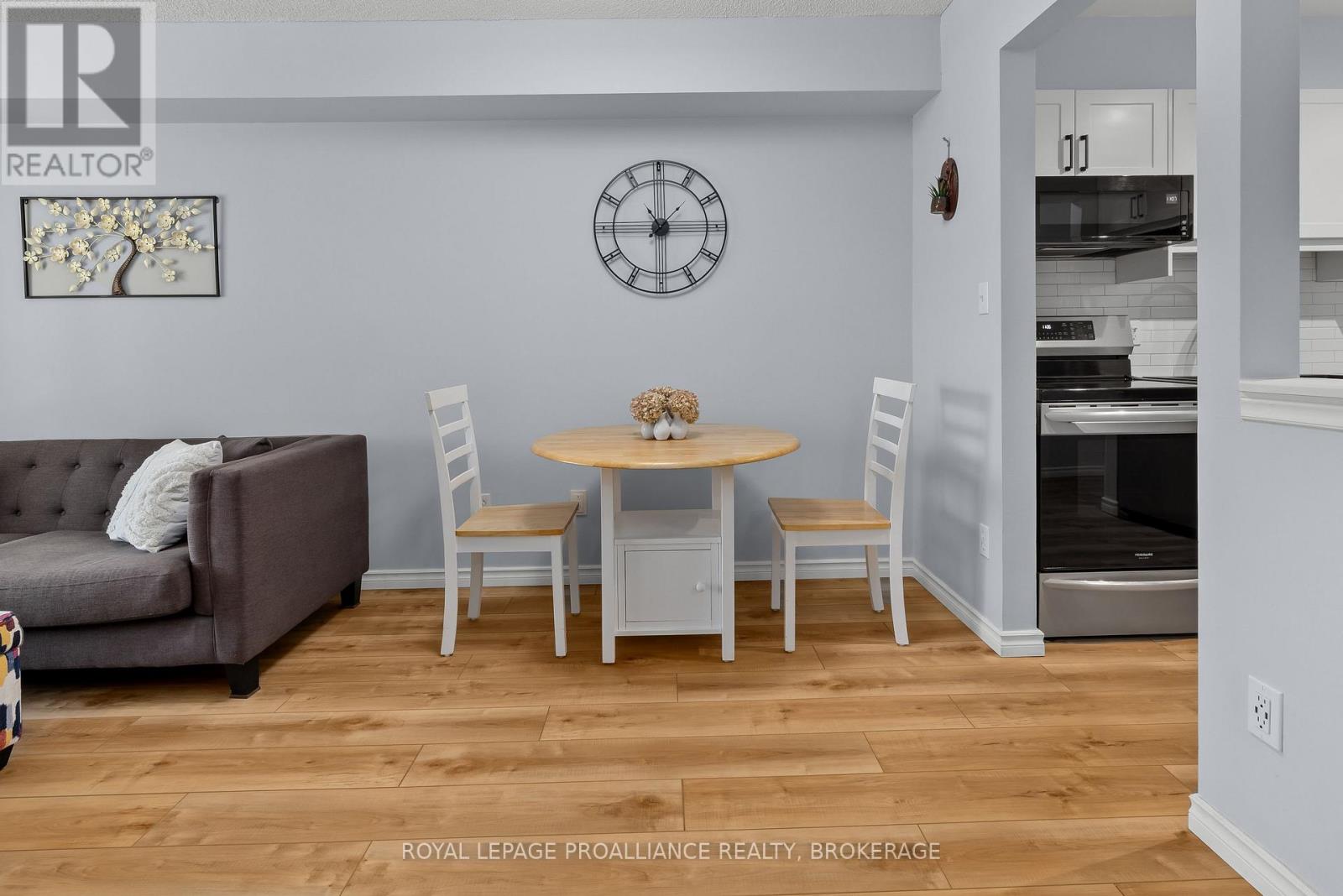 312 - 310 Kingsdale Avenue, Kingston, Ontario K7M 8S1 - Photo 12 - X12572846