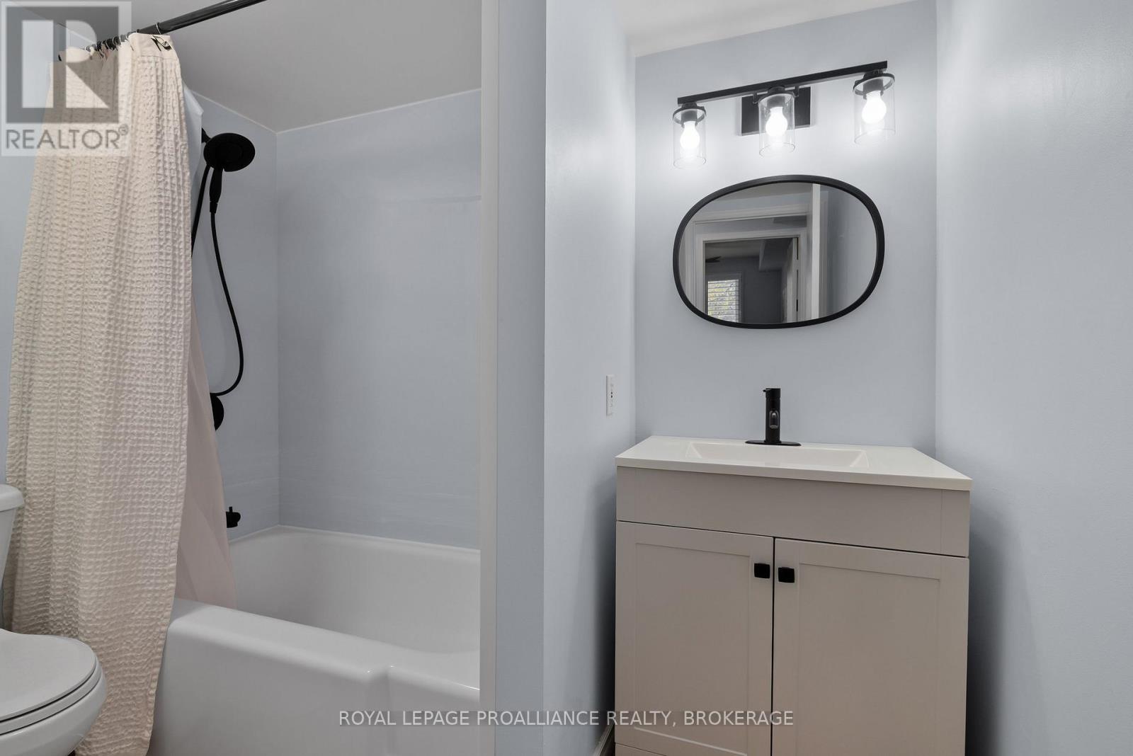 312 - 310 Kingsdale Avenue, Kingston, Ontario K7M 8S1 - Photo 22 - X12572846