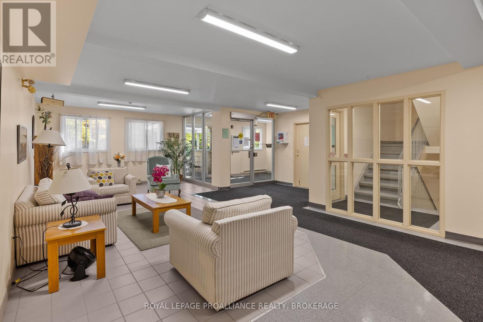 312 - 310 Kingsdale Avenue, Kingston, Ontario K7M 8S1 - Photo 27 - X12572846