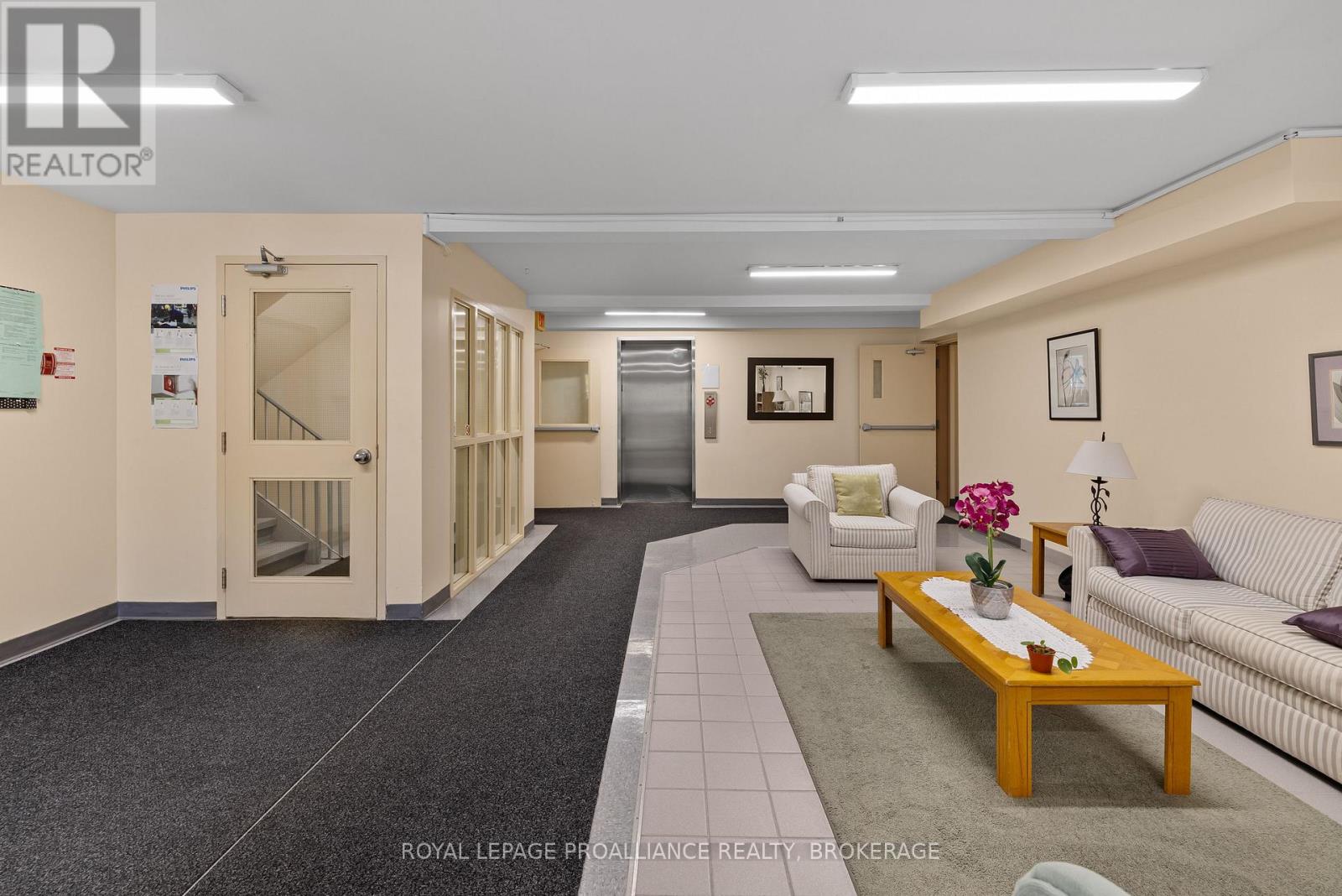 312 - 310 Kingsdale Avenue, Kingston, Ontario K7M 8S1 - Photo 28 - X12572846