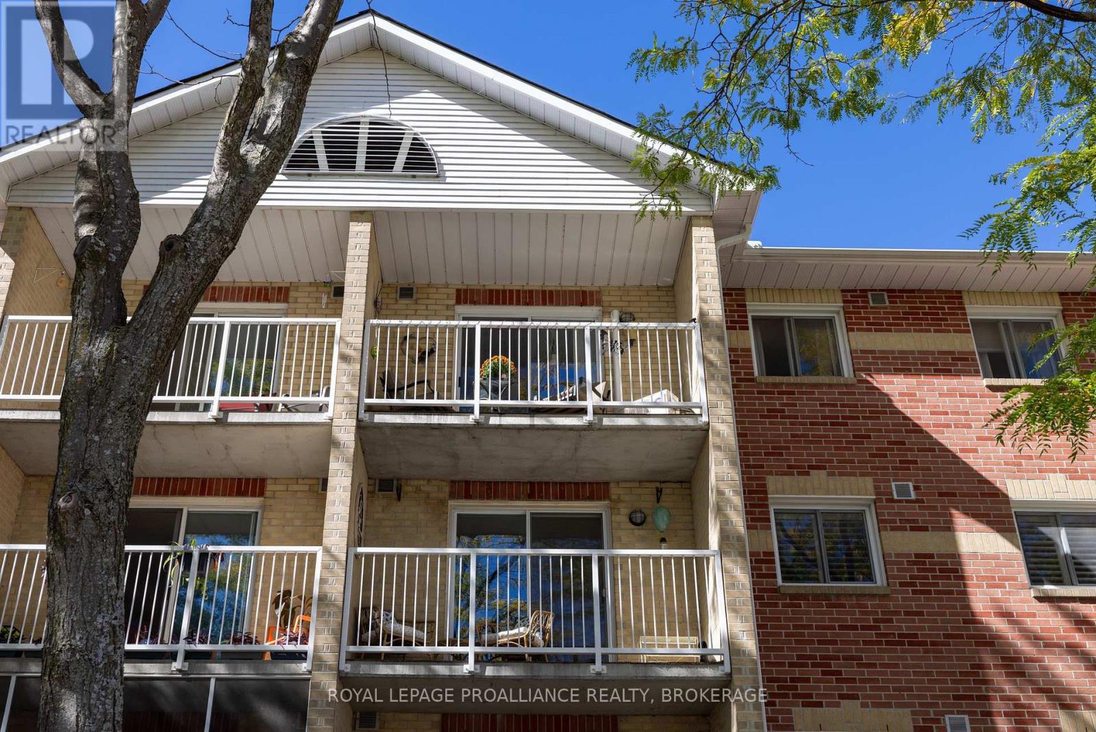 312 - 310 Kingsdale Avenue, Kingston, Ontario K7M 8S1 - Photo 3 - X12572846