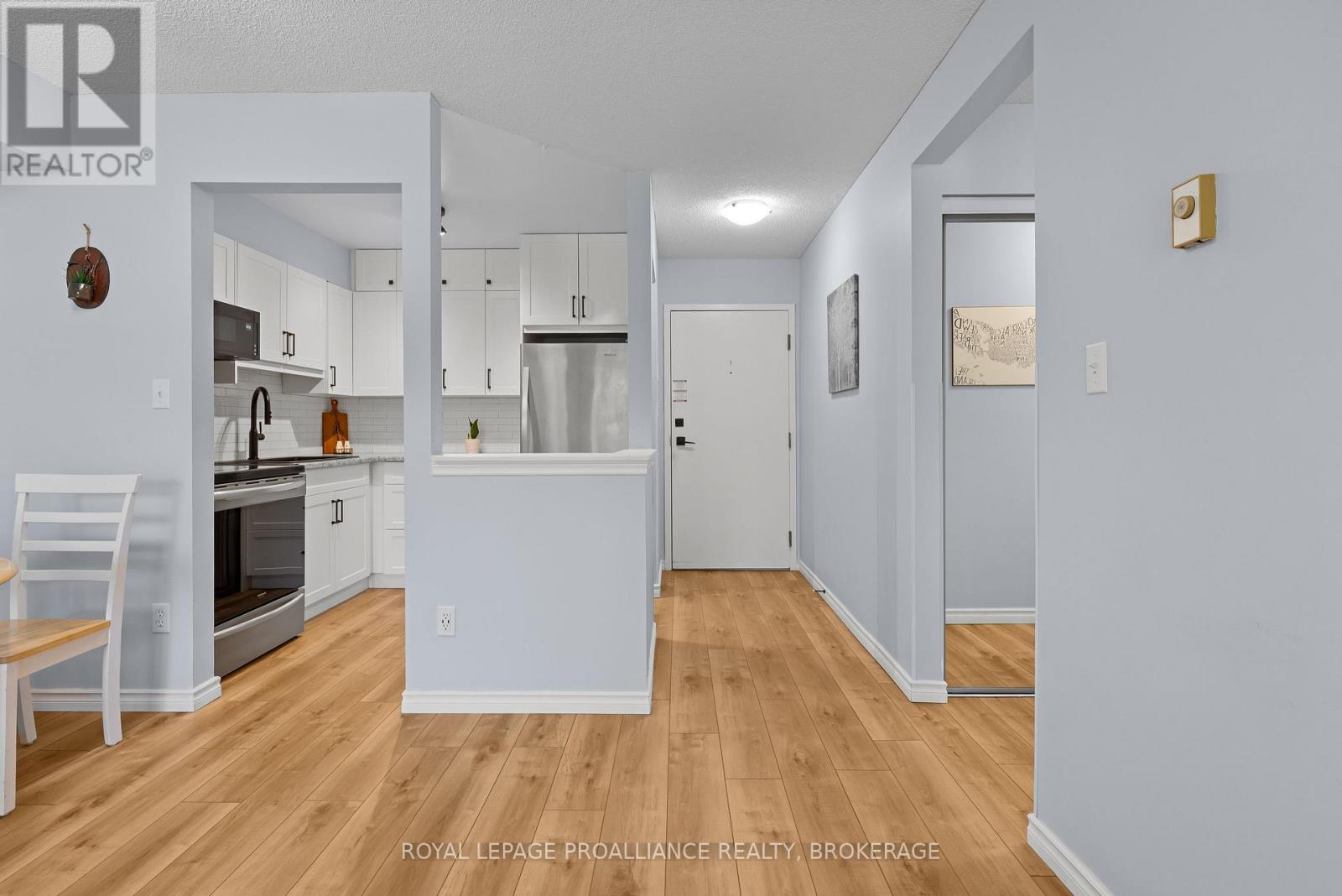 312 - 310 Kingsdale Avenue, Kingston, Ontario K7M 8S1 - Photo 6 - X12572846