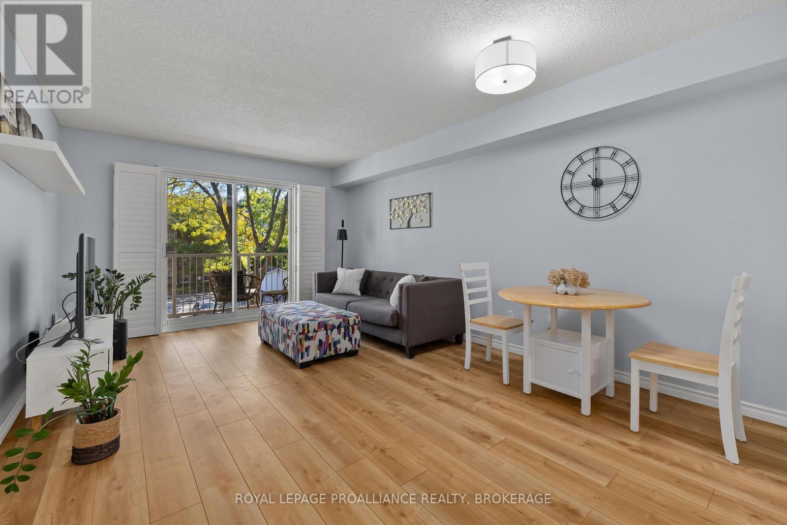 312 - 310 Kingsdale Avenue, Kingston, Ontario K7M 8S1 - Photo 7 - X12572846