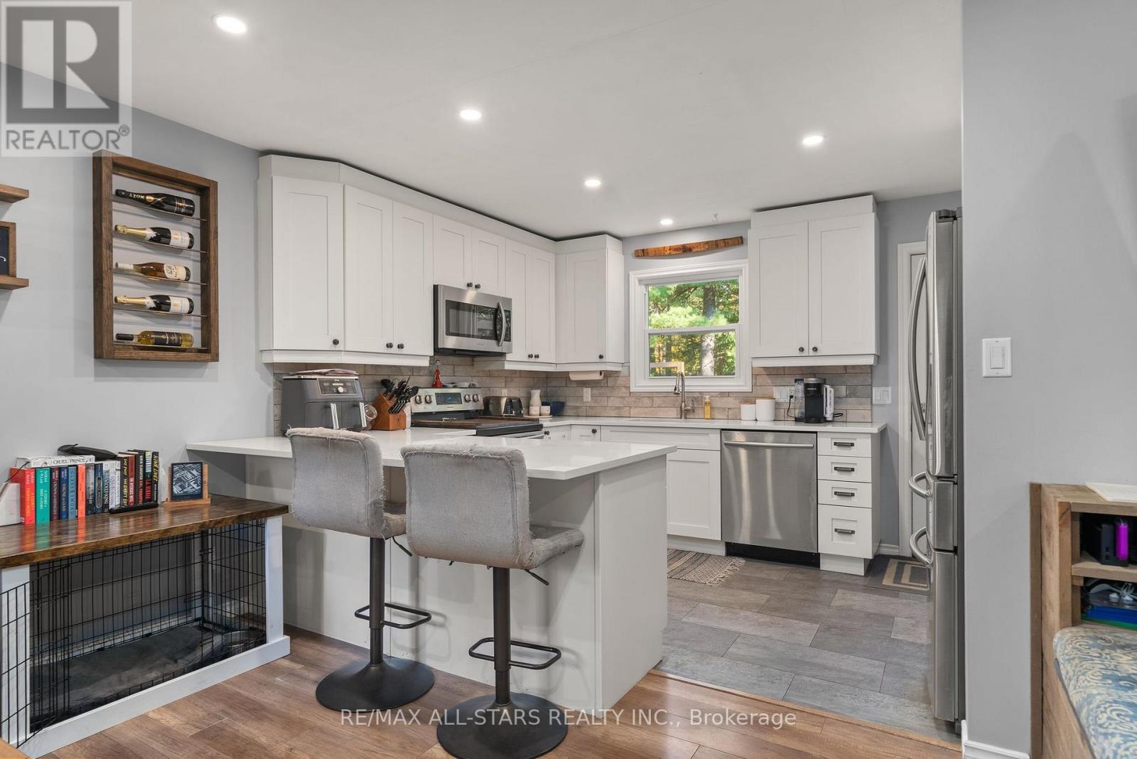 16 Parkhill Drive, Kawartha Lakes, Ontario  K0M 1N0 - Photo 17 - X12572816