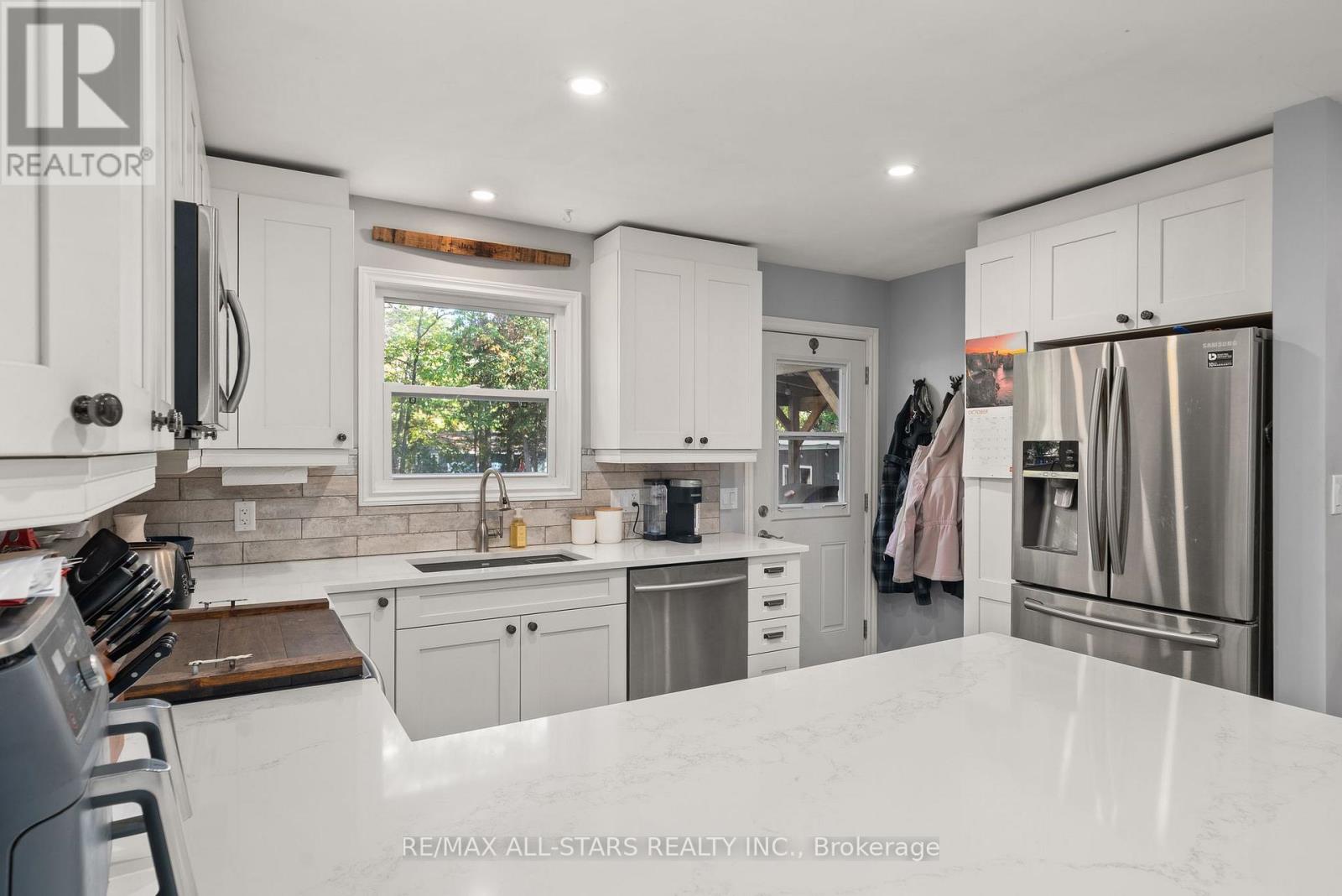 16 Parkhill Drive, Kawartha Lakes, Ontario  K0M 1N0 - Photo 18 - X12572816