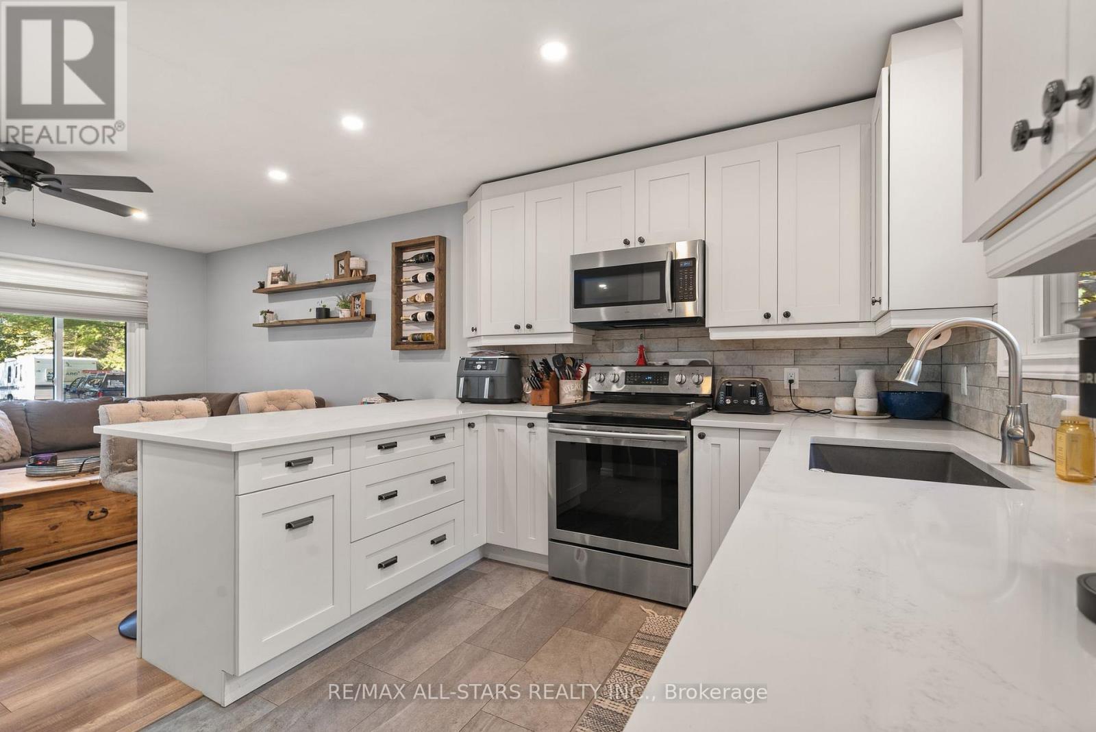 16 Parkhill Drive, Kawartha Lakes, Ontario  K0M 1N0 - Photo 19 - X12572816