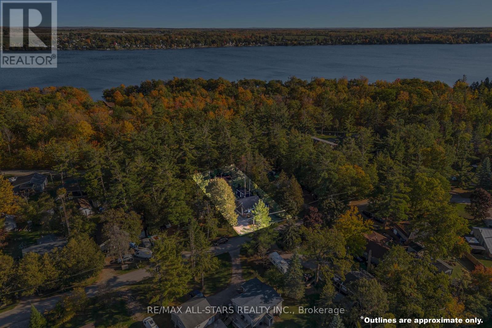 16 Parkhill Drive, Kawartha Lakes, Ontario  K0M 1N0 - Photo 2 - X12572816