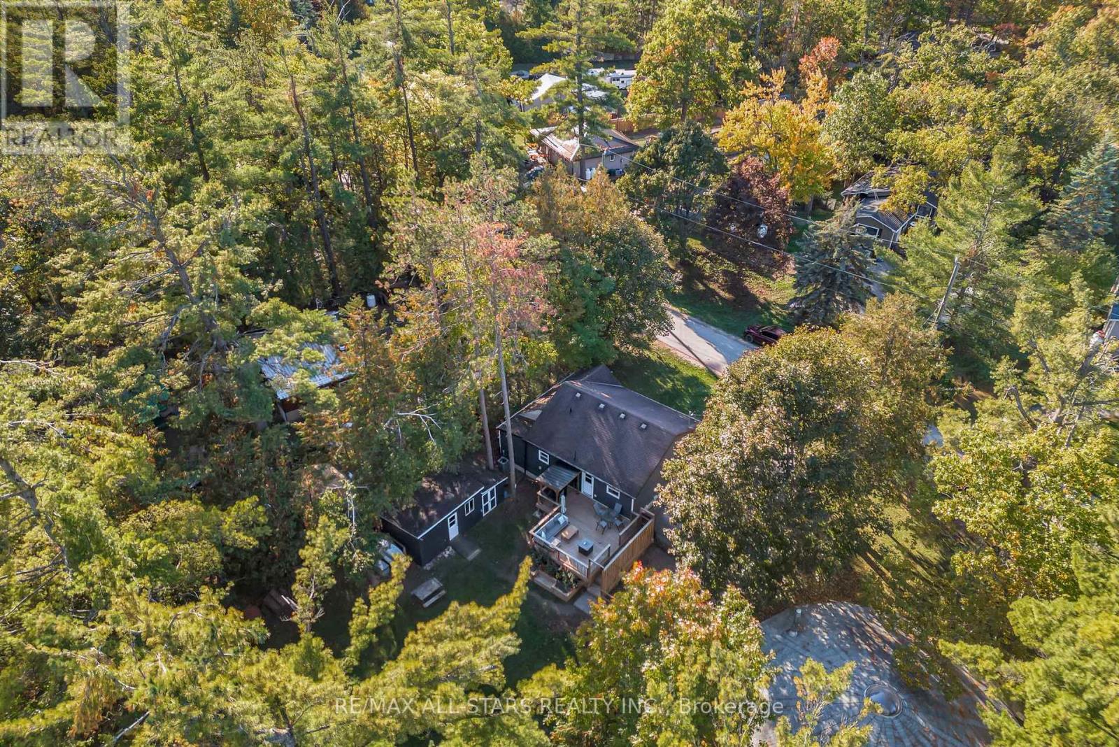 16 Parkhill Drive, Kawartha Lakes, Ontario  K0M 1N0 - Photo 4 - X12572816