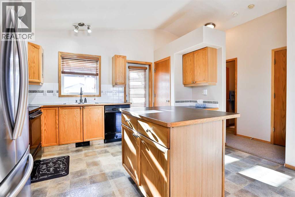 175 Cowichan Court W, Lethbridge, Alberta  T1K 7T7 - Photo 14 - A2267174