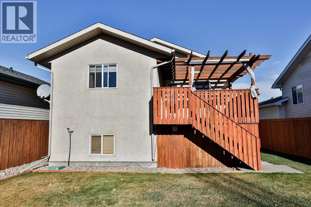 175 Cowichan Court W, Lethbridge, Alberta  T1K 7T7 - Photo 2 - A2267174