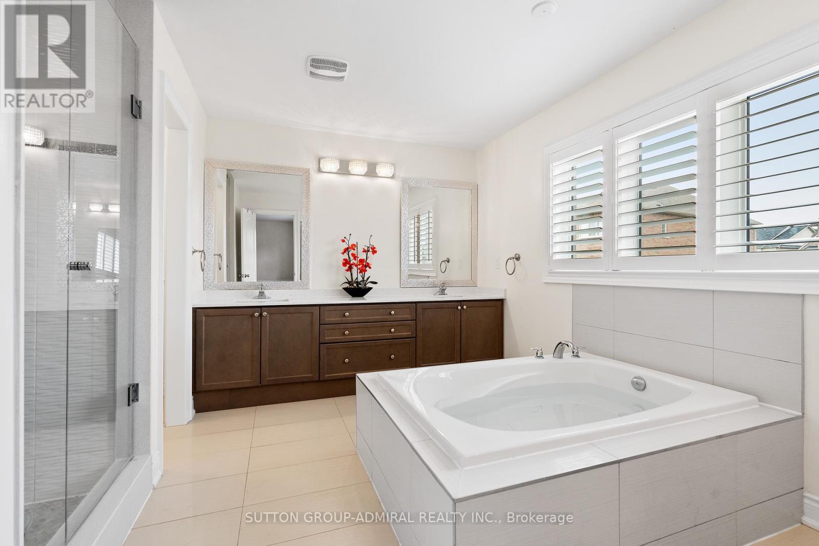 943 Line 9 Road, Niagara-On-The-Lake, Ontario  L0S 1J1 - Photo 13 - X12572630