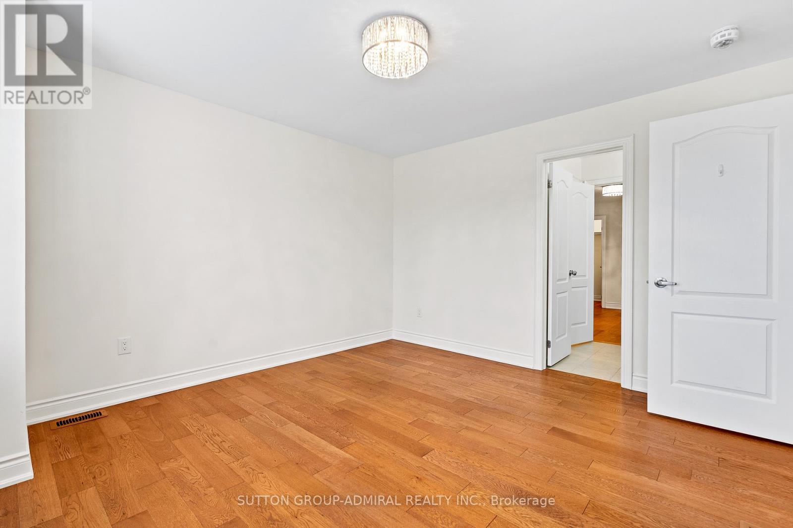 943 Line 9 Road, Niagara-On-The-Lake, Ontario  L0S 1J1 - Photo 16 - X12572630