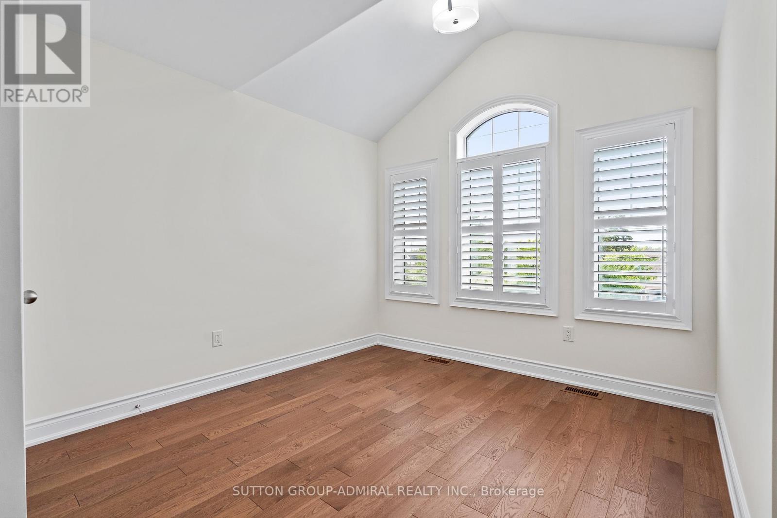 943 Line 9 Road, Niagara-On-The-Lake, Ontario  L0S 1J1 - Photo 21 - X12572630