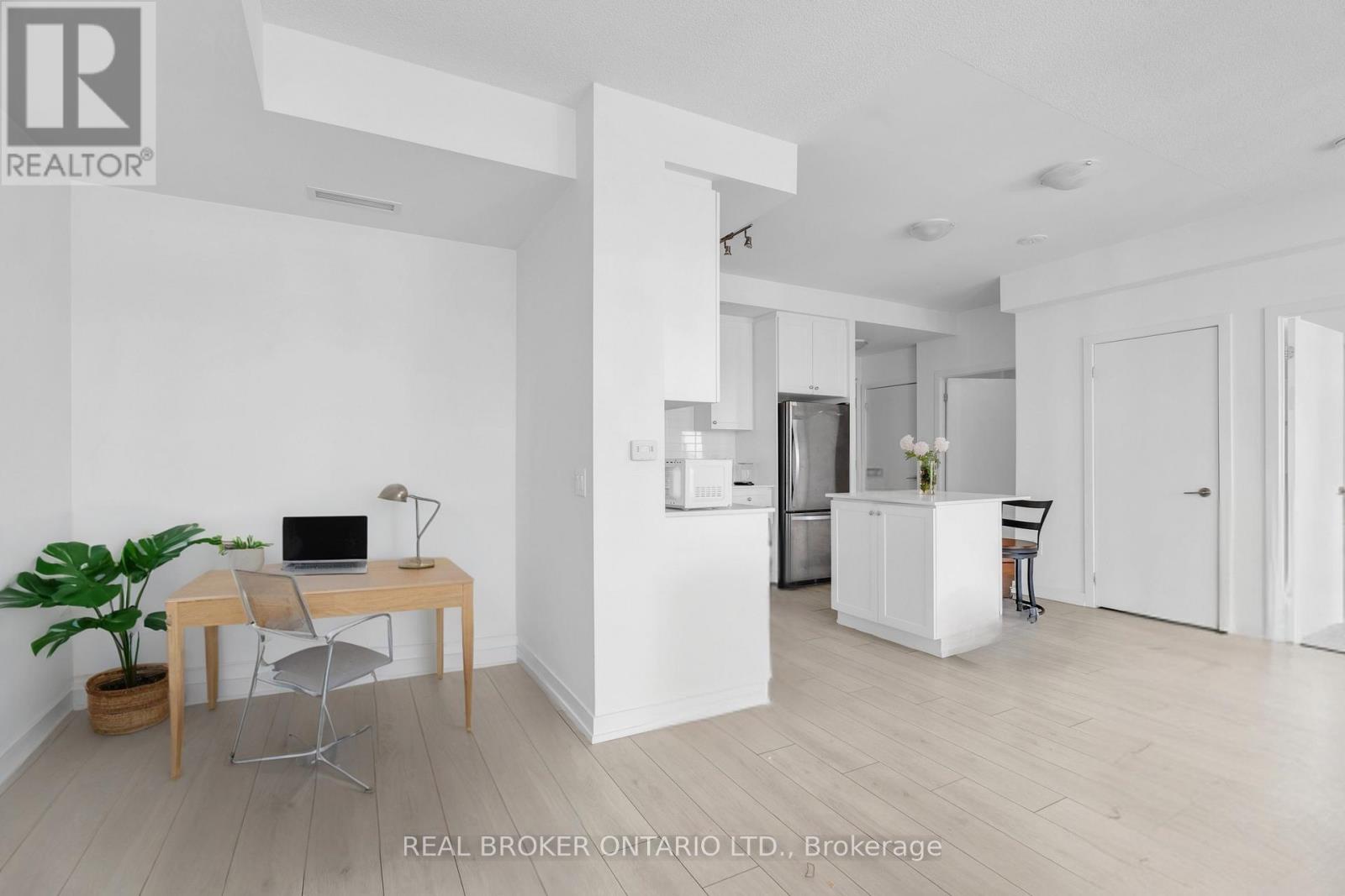 1210 - 55 Duke Street W, Kitchener, Ontario  N2H 0C9 - Photo 12 - X12572690